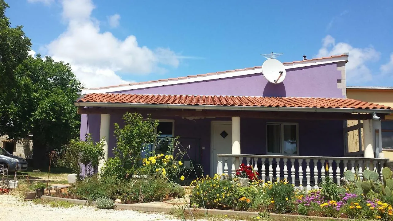 Casa de Férias Charming Cozy Holliday House 2+2 Vila Valtura